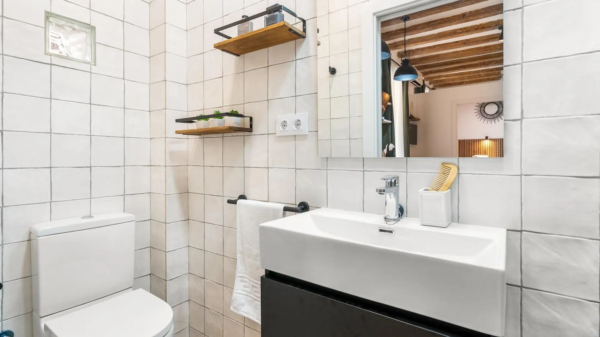 Lodging Apartments Almirall Beach 21 Barcelona